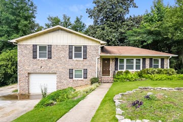 2812 4TH PL NW Center Point, AL 35215